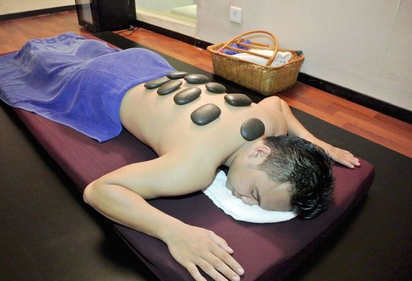 호텔 Claro Kendari