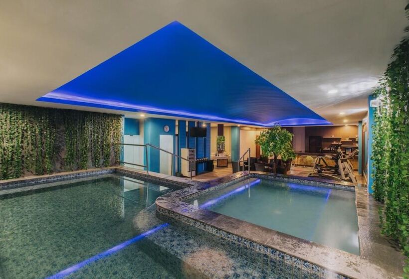 호텔 Claro Kendari