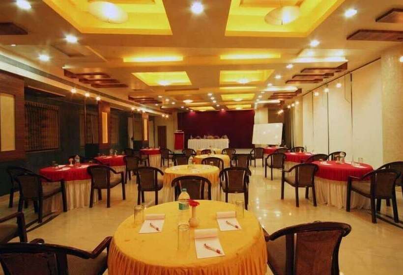 Hotel Kumar Resort By Turtle, Lonavala