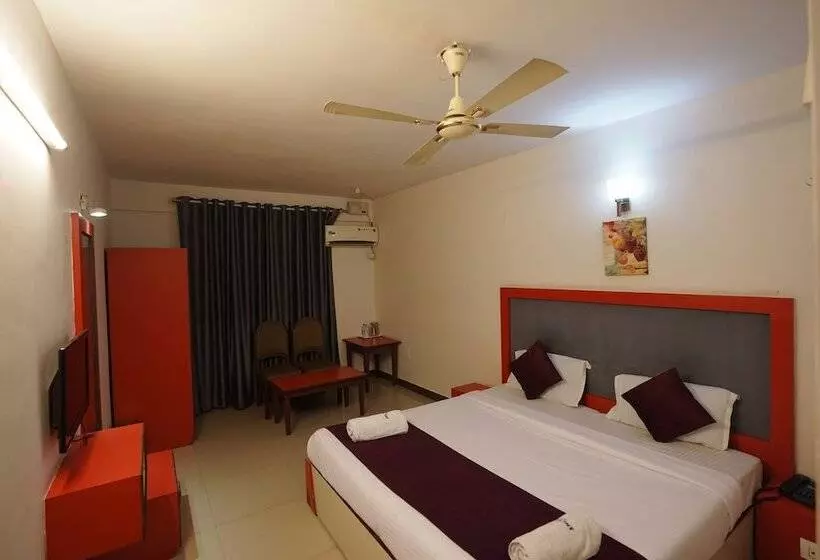 ホテル Luciya International Mysore