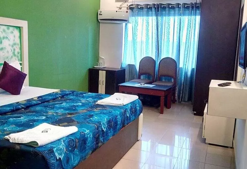 ホテル Luciya International Mysore