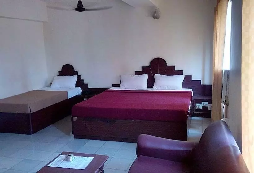 ホテル Luciya International Mysore