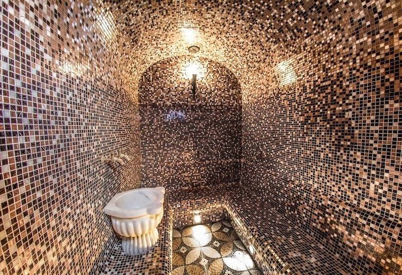 هتل Marton Cherepovetskaya