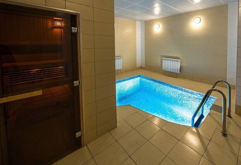 هتل Marton Cherepovetskaya