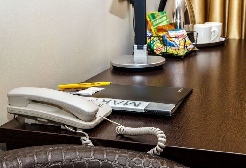 هتل Marton Cherepovetskaya