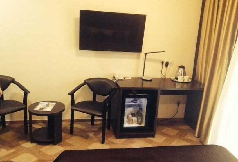 هتل Marton Cherepovetskaya