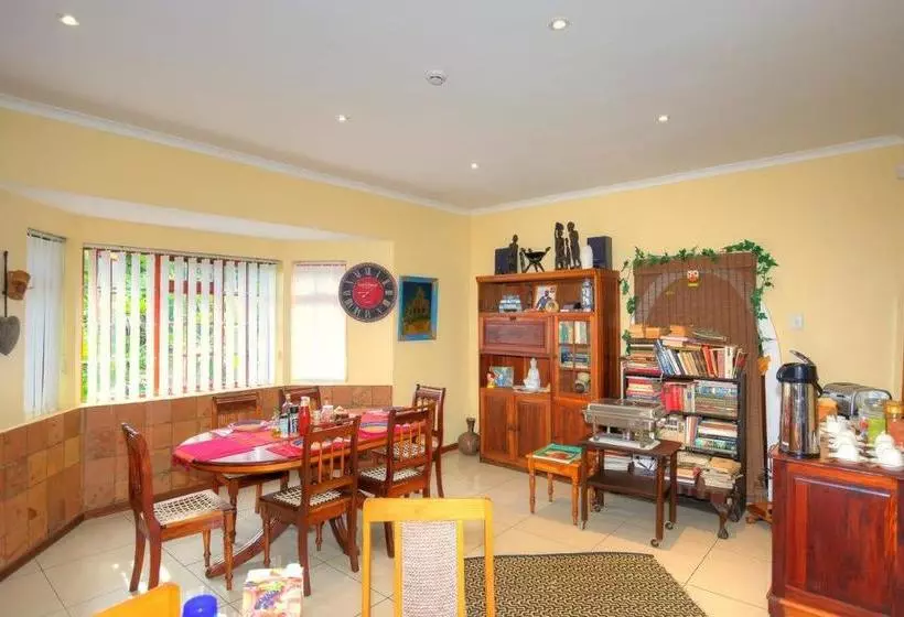 پانسیون Amanzi Guest House