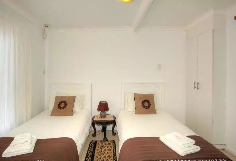 پانسیون Amanzi Guest House