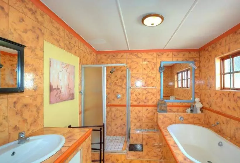 پانسیون Amanzi Guest House