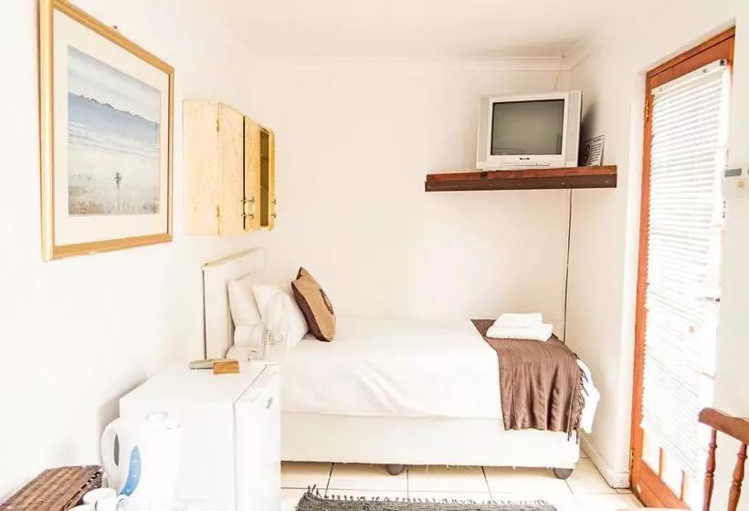 پانسیون Amanzi Guest House