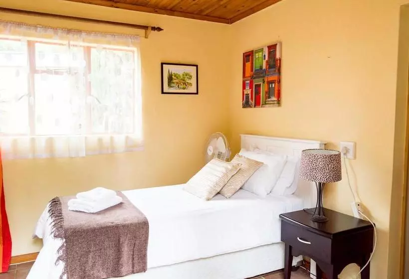 پانسیون Amanzi Guest House