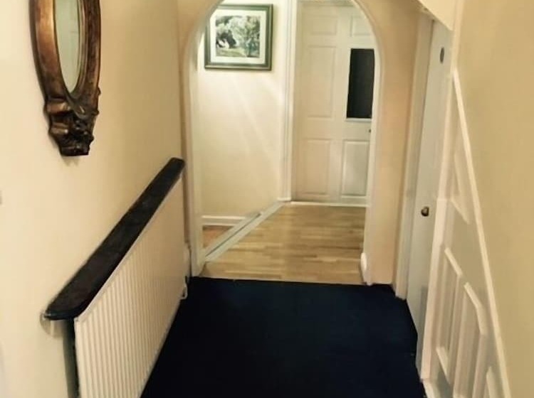 بنسيون The Tudor House