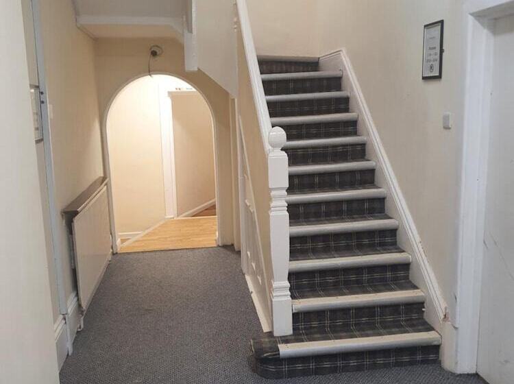 بنسيون The Tudor House