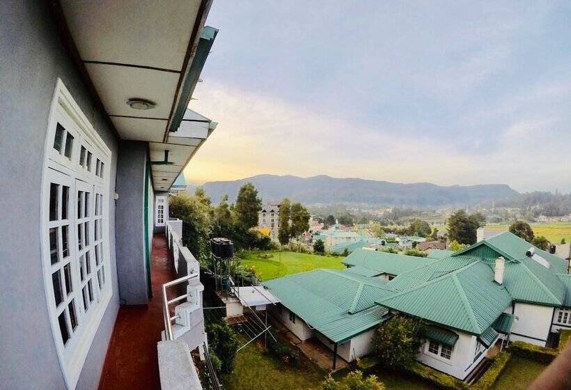 פנסיון New Royal Mount