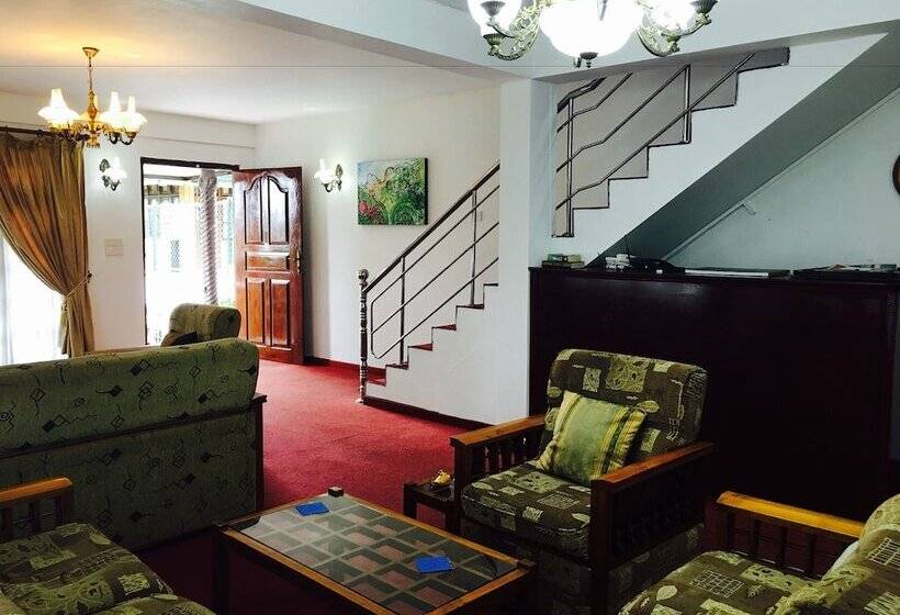 פנסיון New Royal Mount