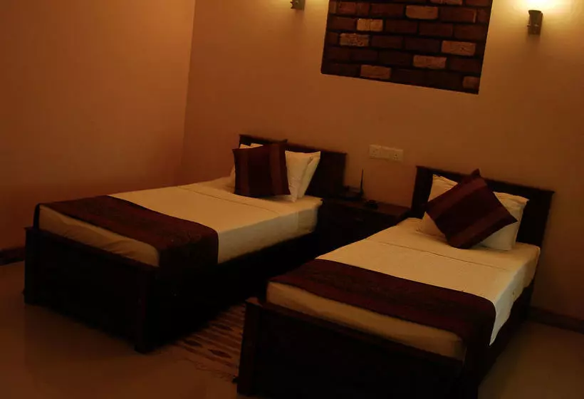 استراحتگاه Bandagiri Village