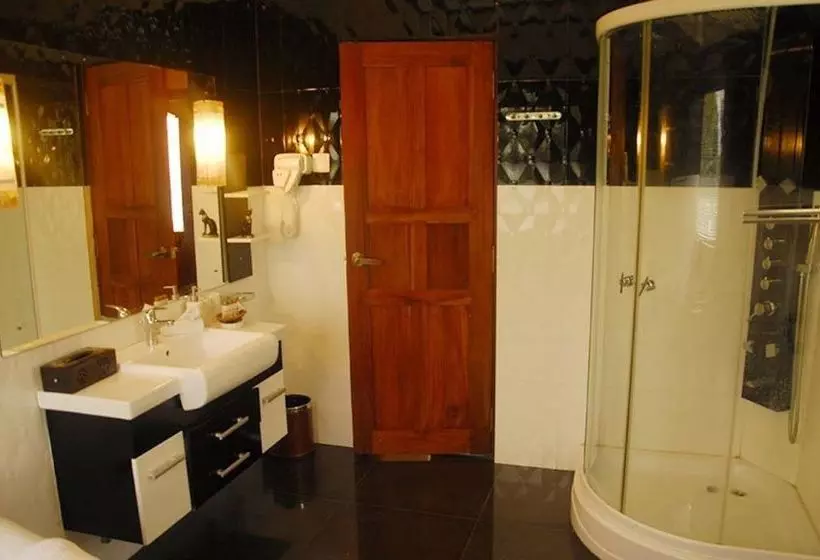 استراحتگاه Bandagiri Village