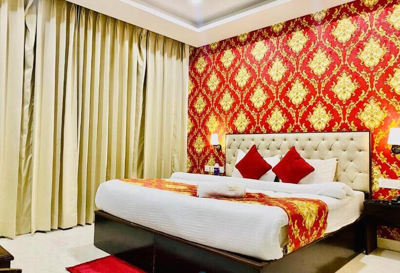 Blueberry Hotel Zirakpur A Family Hotel With Spacious And Hygenic Rooms