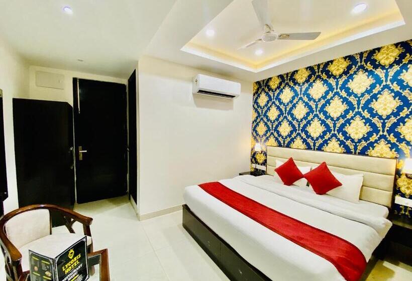 Blueberry Hotel Zirakpur A Family Hotel With Spacious And Hygenic Rooms