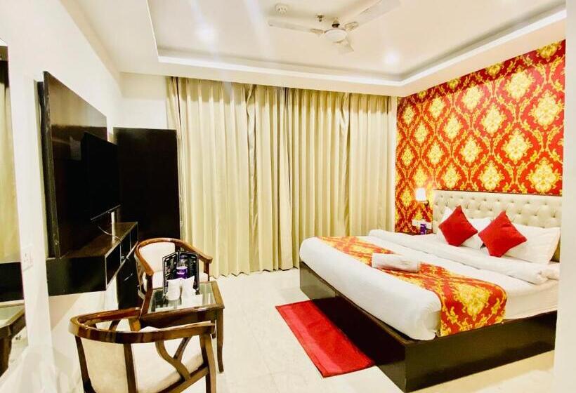 Blueberry Hotel Zirakpur A Family Hotel With Spacious And Hygenic Rooms
