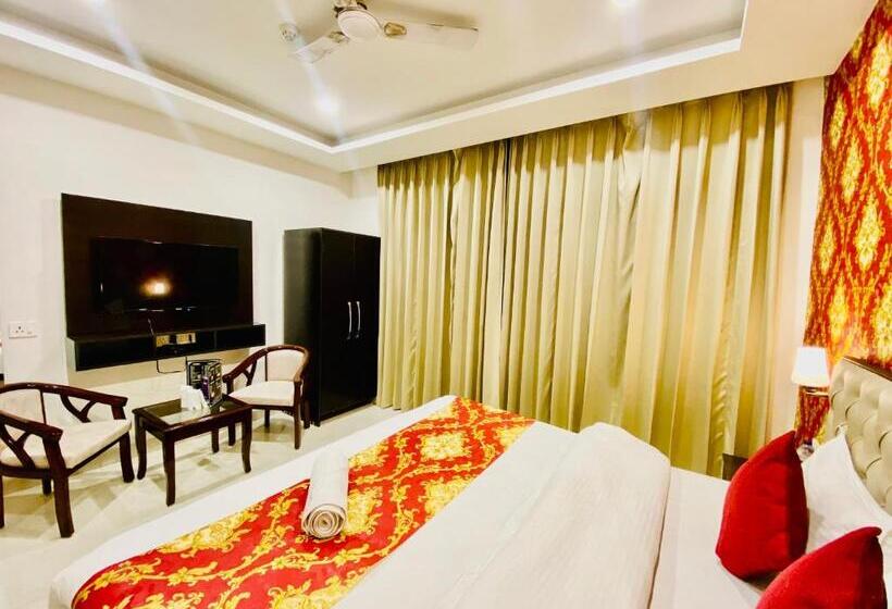 Blueberry Hotel Zirakpur A Family Hotel With Spacious And Hygenic Rooms