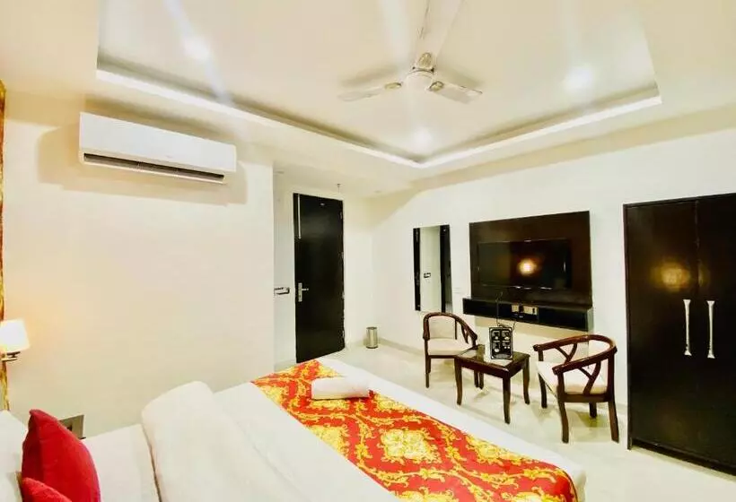 Blueberry Hotel Zirakpur A Family Hotel With Spacious And Hygenic Rooms