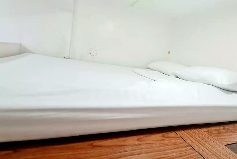 ユースホステル Dasma Lofts Hotel Near Dela Salle Dasma