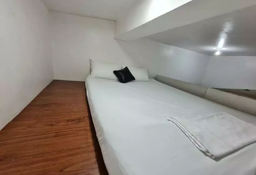 ユースホステル Dasma Lofts Hotel Near Dela Salle Dasma