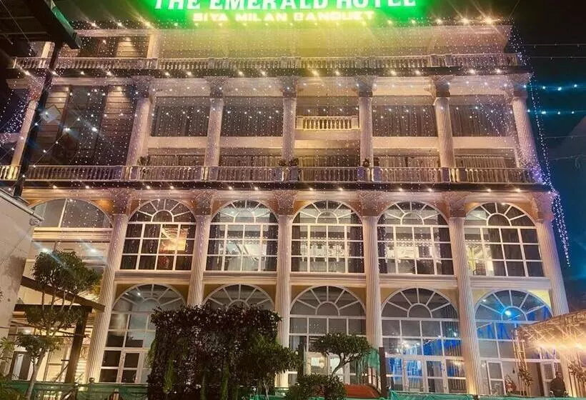 The Emerald Hotel & Siya Milan Banquets