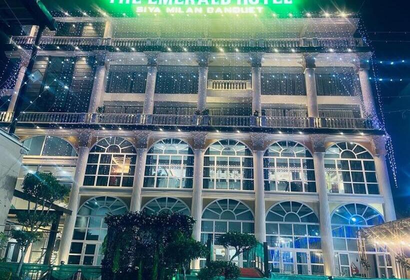 The Emerald Hotel & Siya Milan Banquets