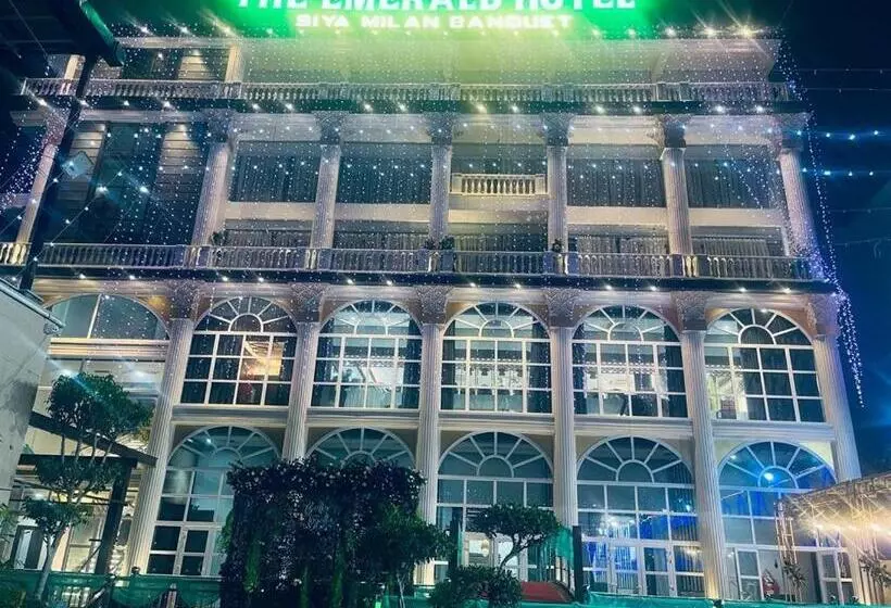 The Emerald Hotel & Siya Milan Banquets