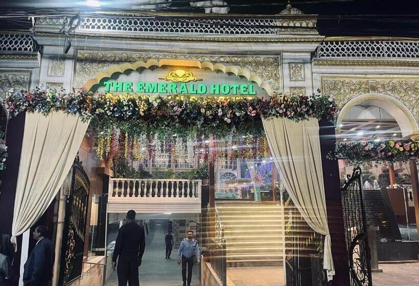 The Emerald Hotel & Siya Milan Banquets