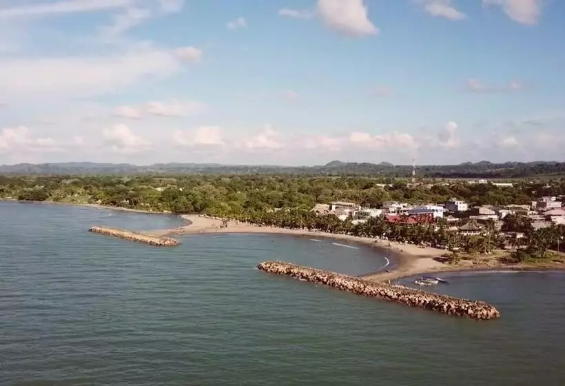 Retkeilymaja Donde...monik