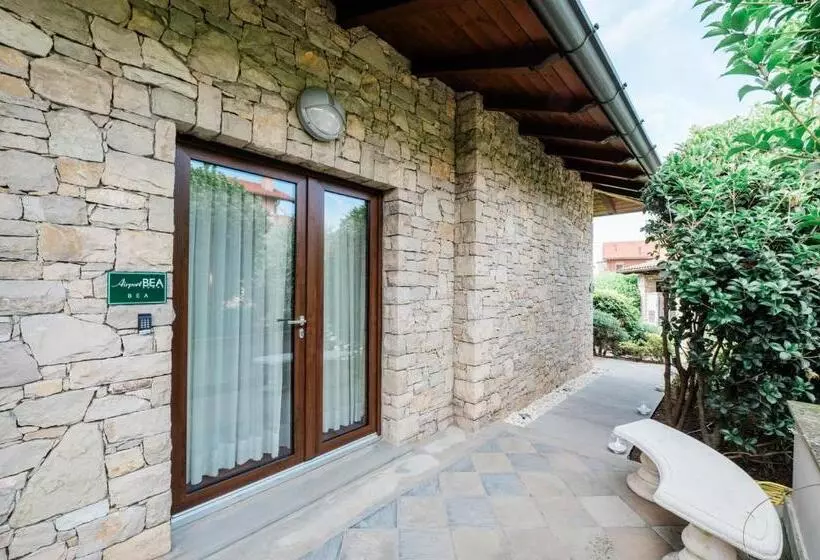 Aamiaismajoitus (B&B) Airport Bea Rooms