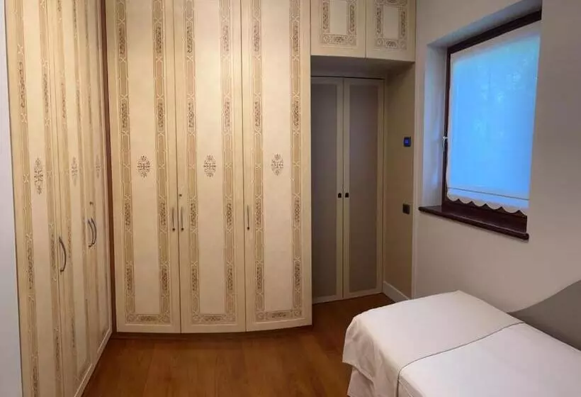 Aamiaismajoitus (B&B) Airport Bea Rooms