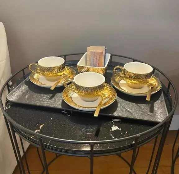 Aamiaismajoitus (B&B) Airport Bea Rooms