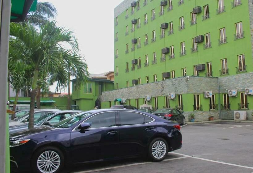 هتل Etraver Hospitality