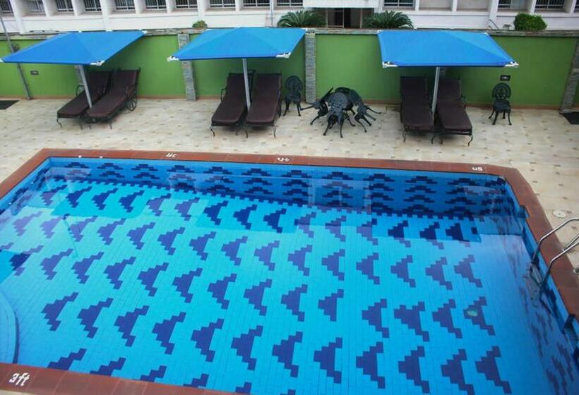 هتل Etraver Hospitality