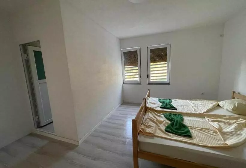 پانسیون Rock Hostel