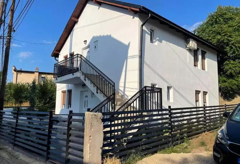 پانسیون Rock Hostel