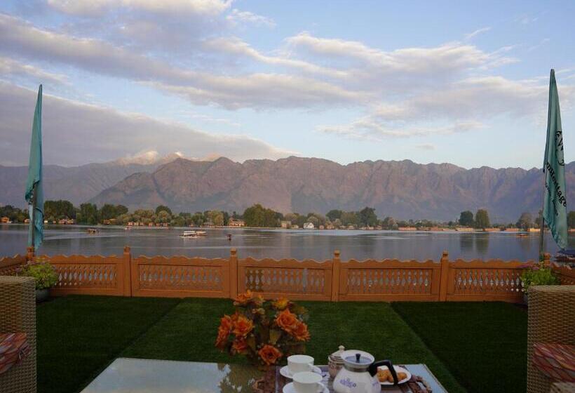 Hotel Harmukh Houseboat By Stay Pattern