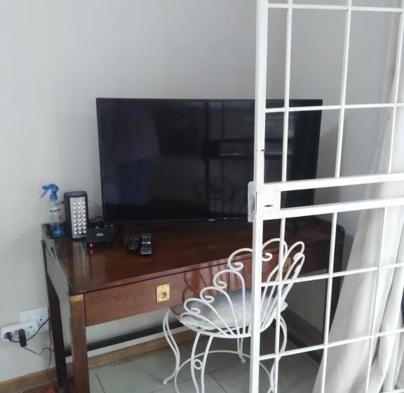 Pension Amethyst Suites