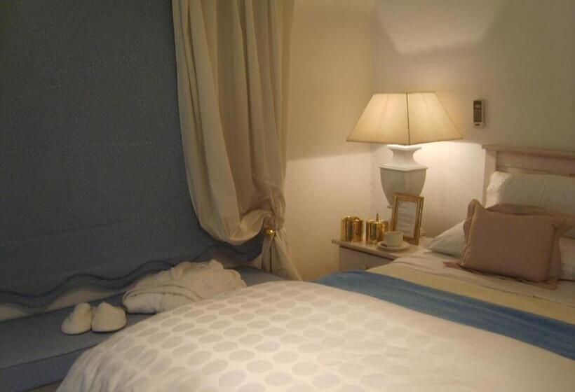 Pension Amethyst Suites