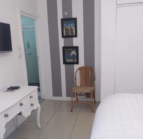 Pension Amethyst Suites