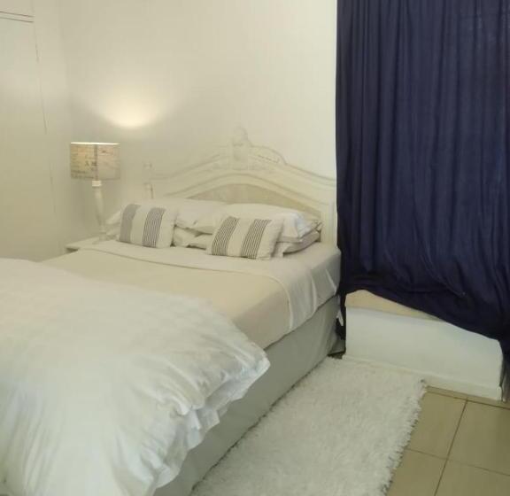 Pension Amethyst Suites