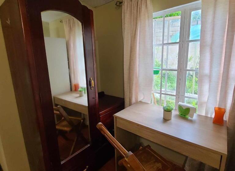 پانسیون Joe S Accomodation