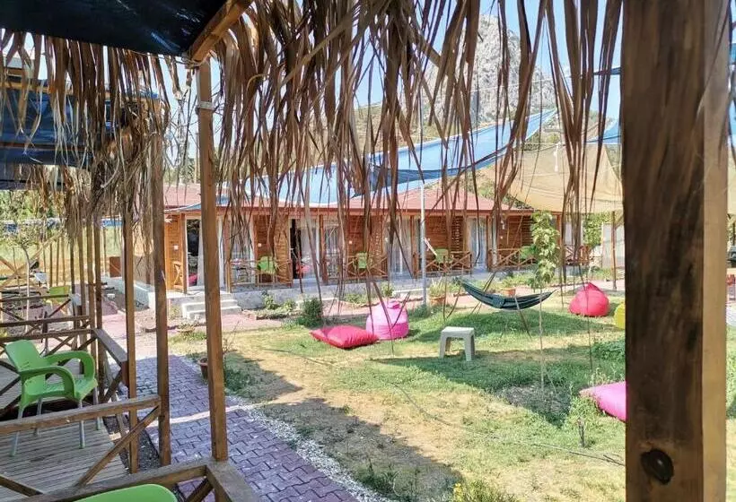 Zeyos Lodge Hotel&restaurant
