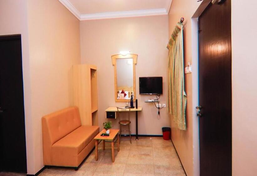 בית מלון כפרי Vinayaga Excellency Tiruppur