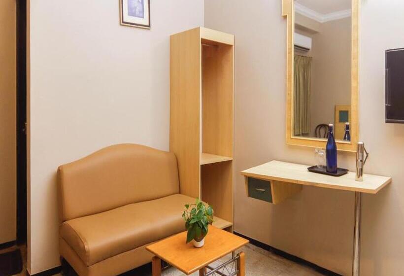 בית מלון כפרי Vinayaga Excellency Tiruppur