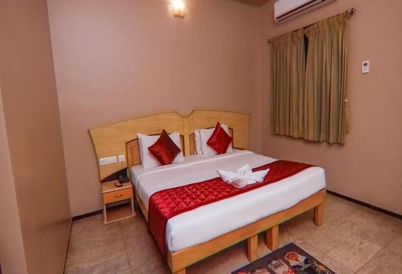 בית מלון כפרי Vinayaga Excellency Tiruppur